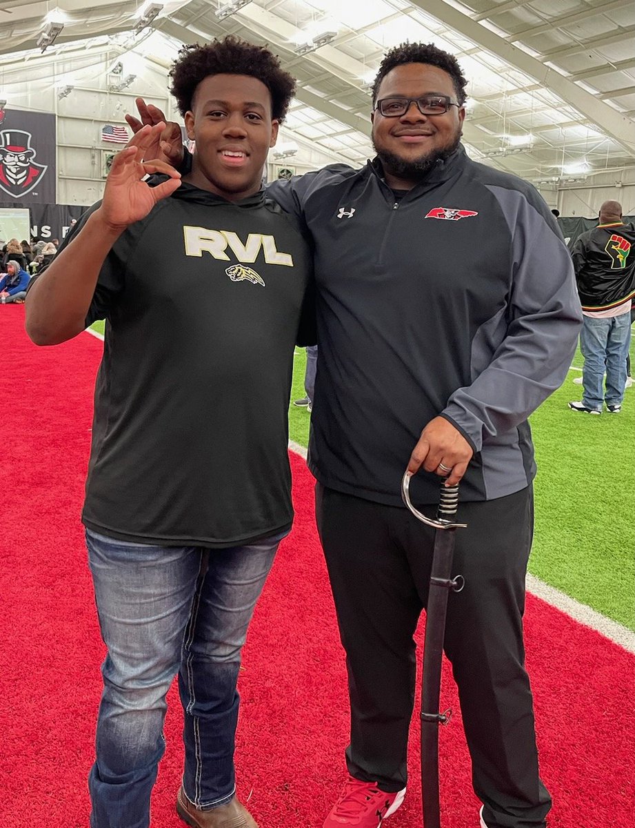 Biggeneral49's tweet photo. Thanks for the visit and the hospitality. Had a great time! See you at camp soon.

@CoachPappalardo
@APSUCoachJones
@PlayBookAthlete @coachritter18 @RussellvilleFB https://t.co/iUCuCItxhe