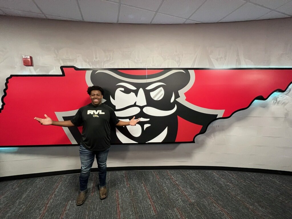 Biggeneral49's tweet photo. Thanks for the visit and the hospitality. Had a great time! See you at camp soon.

@CoachPappalardo
@APSUCoachJones
@PlayBookAthlete @coachritter18 @RussellvilleFB https://t.co/iUCuCItxhe