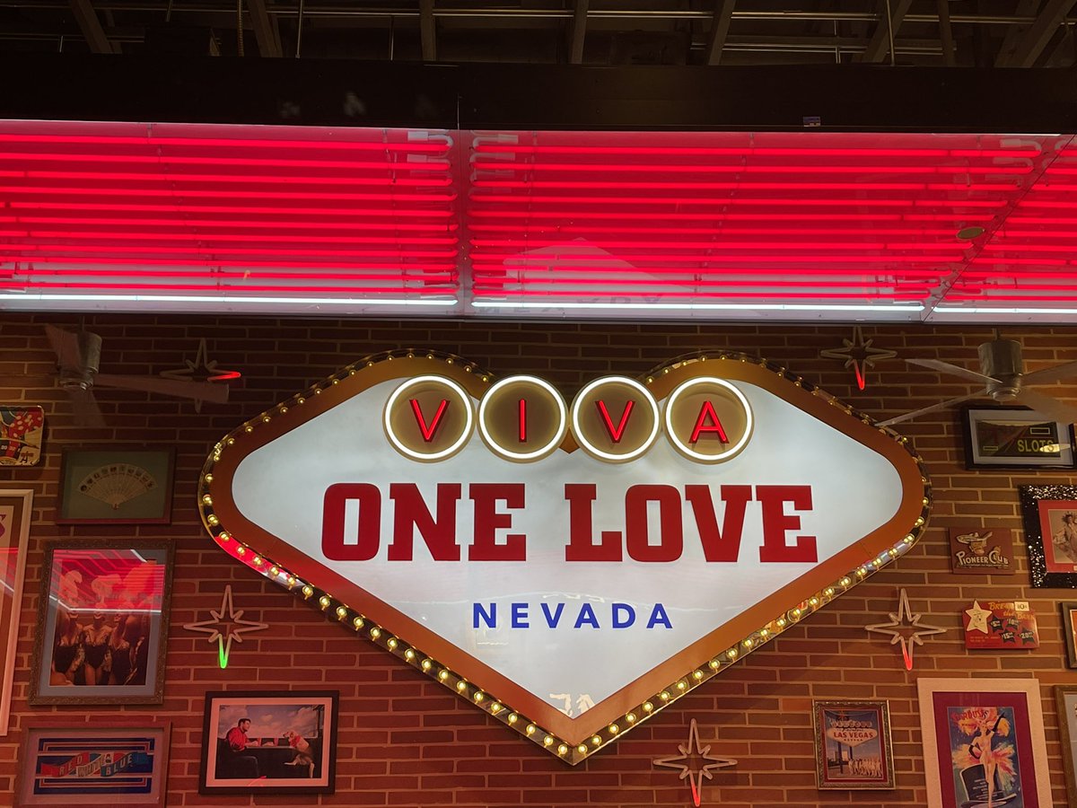 magno615's tweet photo. I’m moving to Vegas.. https://t.co/qsGN0qkbFl