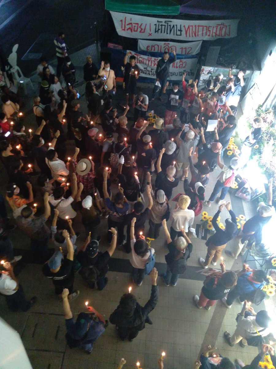 rukitweets's tweet photo. Health of Thai student activists (#Tantawan & #Orawan) on hunger strike worsens. Protests continue by other students echoing their demands
- free political prisoners
- reform justice system
- repeal laws criminalizing criticism of monarchy & dissent (#112 & #116)
- right to bail https://t.co/abt9zyntXd