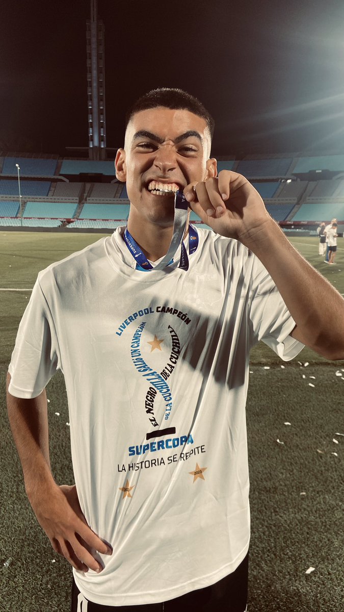 picapiedravilm8's tweet photo. SOS el orgullo más grande y te mereces todo en esta vida.
Te amo hermano infinitamente. Gracias por existir. Felicidades campeón https://t.co/LRe9qQWVgb