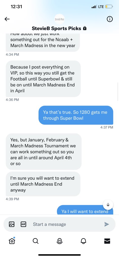 Bigrunks25's tweet photo. HELP BLOW THIS UP GAMBLING TWITTER. I paid @StevieBSPicks 1280 dollars for his football picks the whole season, then it gets to the most important weekend of the year and he ghosts me. Won’t return my DMs. CROOKED CAPPER. Hopefully the right people see so he doesn’t scam more! 🤡 https://t.co/bCMj5IfPOq