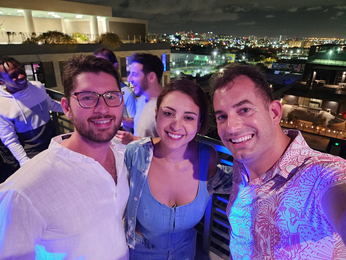 volvoshine's tweet image. Kicking off #MiamiHackWeek 305 style 🚀🤓

Also did my part to sell #Miami to some of these young tech peeps 😌
@MiamiHackWeek @jdanjohnson @SirvenJose @davefontenot
@cynthiahollen @TheRealJFeld @GratitudeHotels @jennyschorsch 
#MiamiTech