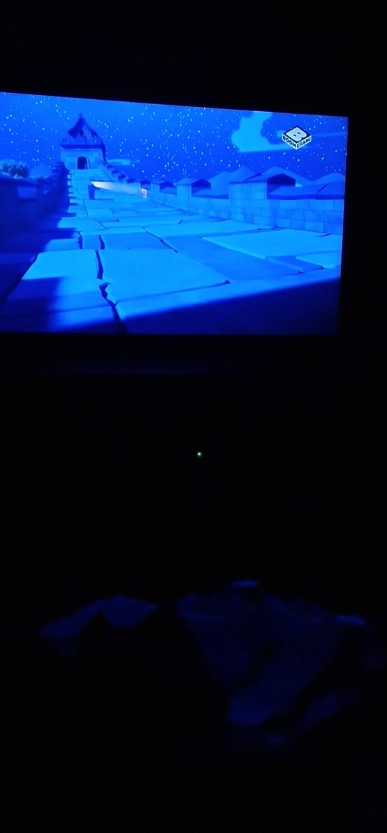 Snart 7-åringen har hållit mig vaken sedan 02.15 och vill inte somna om så vi gjorde det enda rätta; gick upp