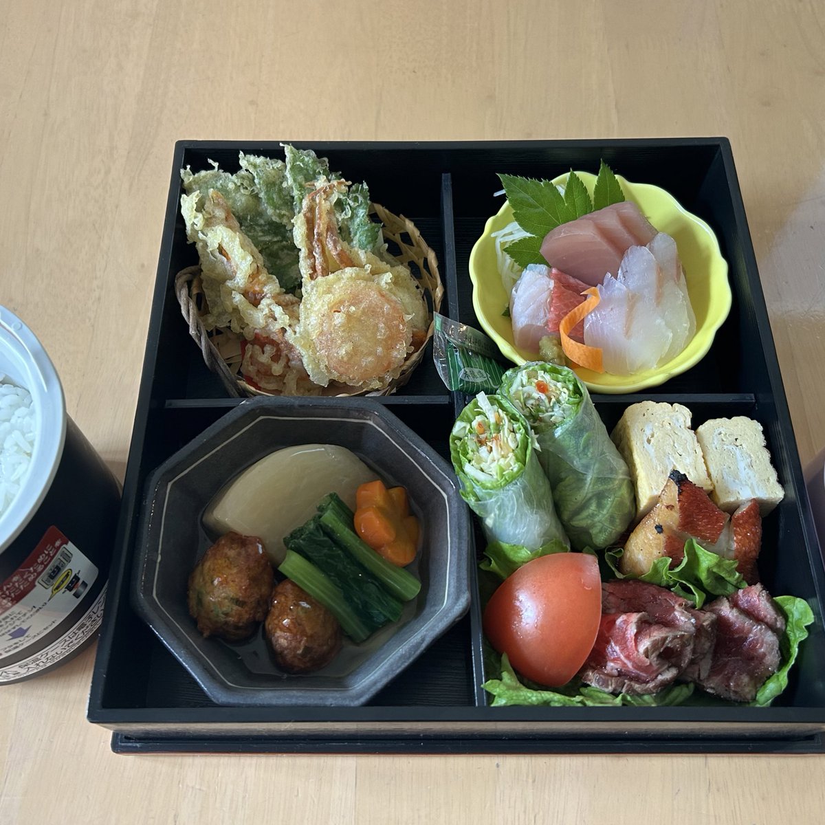 goan8jyo's tweet photo. 高校生息子への昼弁当作り
もうすぐ卒業で終了なのか。
寂しいようなーホッとしたようなー
#板前の本気で嫌がらせ弁当 https://t.co/I3chCQG0fZ
