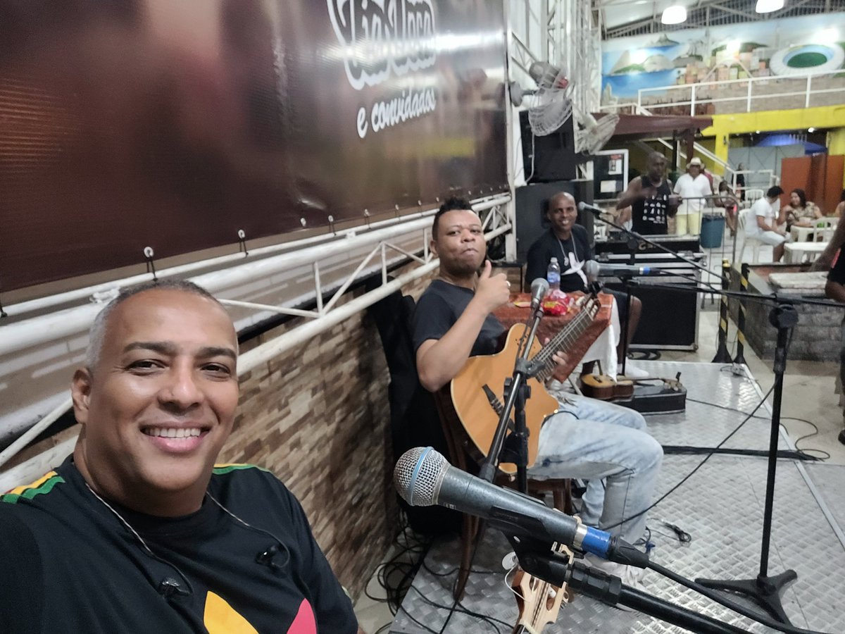 Leonardo_Acioly's tweet image. Um bangalô no mais lindo canto da cidade 🎶🎵🎶🎵
°•°•°•°•°•°•°•°•°•°•°•°•
#semteamar #verdadeiroamor #sambaderaiz #sambaéarte #sambaécultura