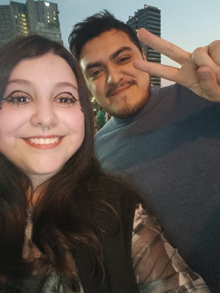 Que grandes amigos 🥺🥺🥺
<a href="/0tto189/">Otto_18</a> @Gaidenplay_ <a href="/MarianaGovaz/">Marianita</a> <a href="/zeikdrumer/">ZeikPlasma</a> 
<a href="/SrAxtrox/">🔞🍷Sr Axtrox🍷🔞 - 🔮Mago oscuro🔮</a> 
Enserio muchas gracias por dejarme conocerlos y tomarme fotos con ustedes son geniales🥹🥹