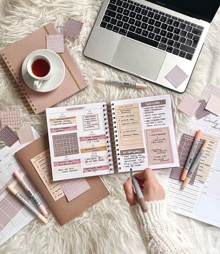 ashleyhabits tweet picture