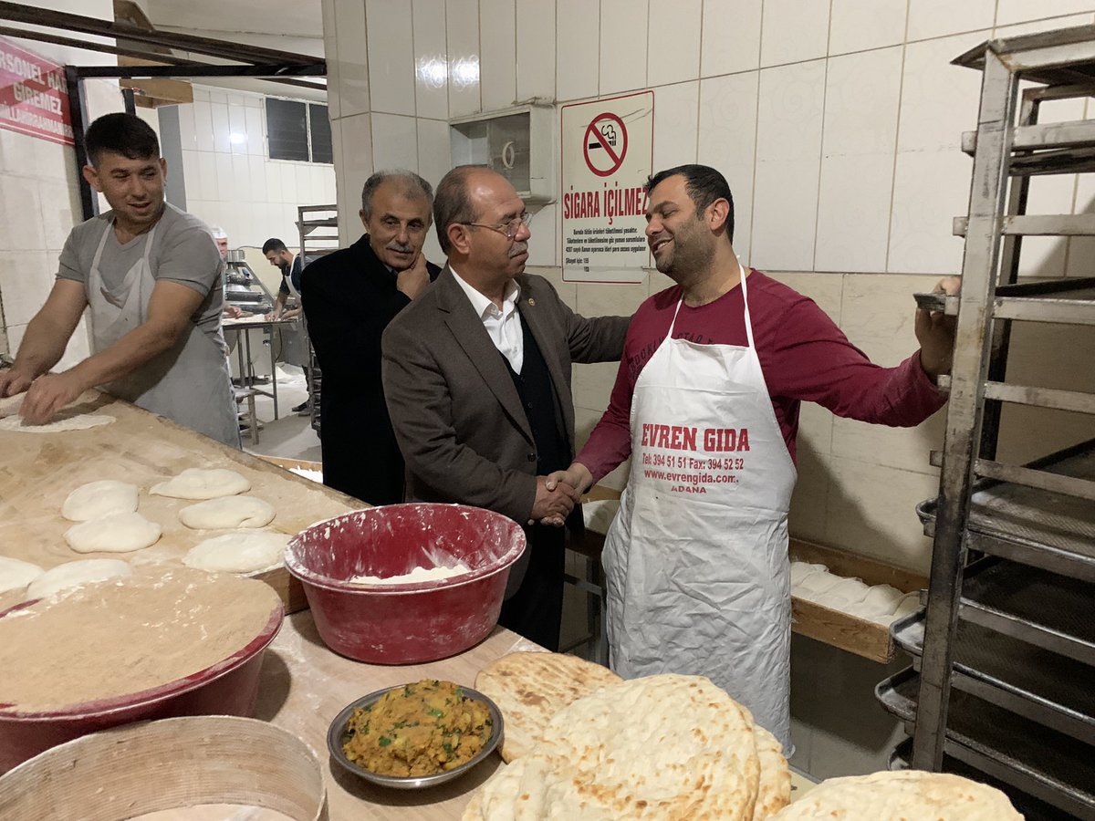 mdurmusoglu's tweet image. 📍Kadirli / Saat: 05.00

İlçe Başkanımız İsmail Oruç, Belediye Meclis Üyelerimiz Levent Çolakça, Eyyüp Çıracı, Gençlik Kolları Başkanımız Hakan Narcıoğlu ve teşkilatımızla birlikte ilçemizde faaliyet gösteren fırıncı esnaflarımızı ziyaret ederek hayırlı işler diledik.