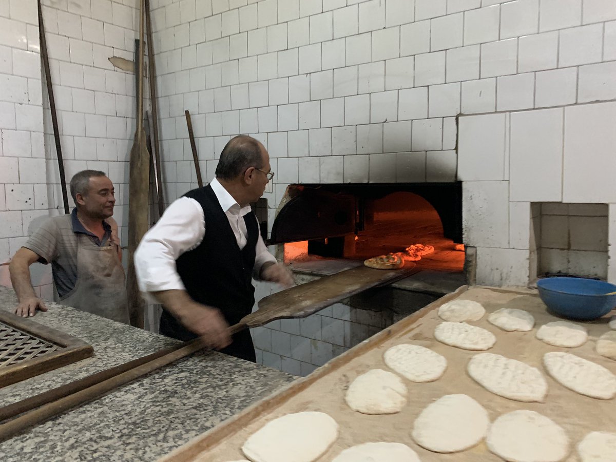 mdurmusoglu's tweet image. 📍Kadirli / Saat: 05.00

İlçe Başkanımız İsmail Oruç, Belediye Meclis Üyelerimiz Levent Çolakça, Eyyüp Çıracı, Gençlik Kolları Başkanımız Hakan Narcıoğlu ve teşkilatımızla birlikte ilçemizde faaliyet gösteren fırıncı esnaflarımızı ziyaret ederek hayırlı işler diledik.