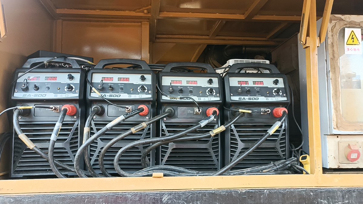 XIONGGU3's tweet photo. Xionggu automatic welding equipment is used in third lines of west to east gas transmission. #gas #xionggu #automaticwelding #weldingmachine #automaticweldingmachine https://t.co/FyfFgnADMp