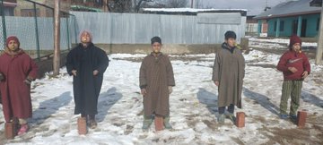 abdulazizbhat83's tweet photo. #IndianArmy organised "A day with Company Commander" at Higher Secondary School, Hardushoora, #Baramulla...!!!

#Kashmir #NayaKashmir 
#VeerTejaji #RakhiSawant #AusOpen 
#INDvENGFinalOnFanCode #लालचोक https://t.co/C1KydMYwTs