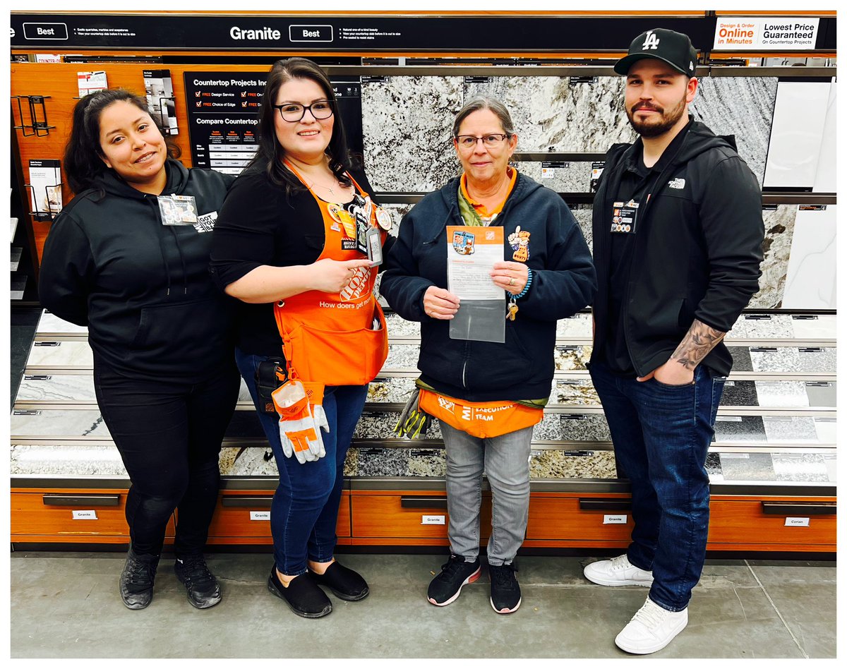 0667_OASM's tweet photo. 🚨Homer Alert 🚨 Thank you Paula and MET team for the great Partnership!! We appreciate you!! #teamyucca @HD8526 @kellie69331611 @MariaMASM6971 @Billlay6971 @josephgarciathd https://t.co/hYVibTvTbh