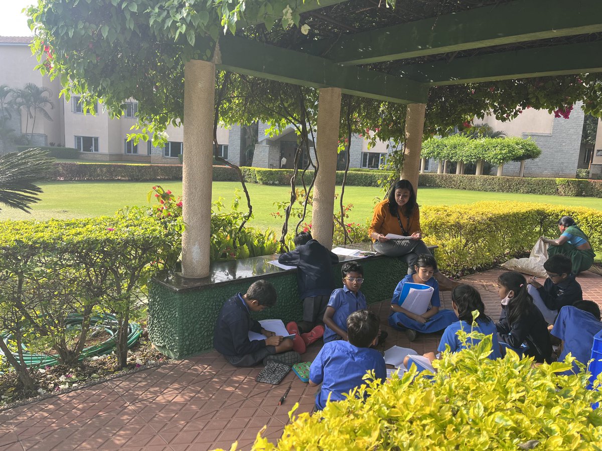 nandita27481808's tweet photo. Grade 3 collaborates to investigate into investigations around the world #visiblethinkingroutines #giveonegetone #fishbonediscussion #inquiry @TISBangalore https://t.co/yWYZG8cwHt