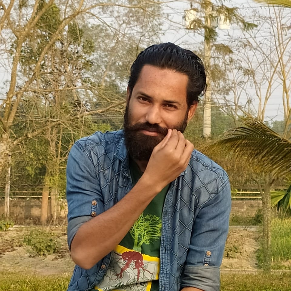 AdolfMunna's tweet photo. হুট করে অসময়ে ফাগুন এসেছিলো তোমার আঙ্গিনায়, 
রেখে গেলো কিছু ঝরা ফুল, মৃত্যুহীন স্মৃতি আর বরফ শীতল ব্যাথা। https://t.co/kJRGV8YukF