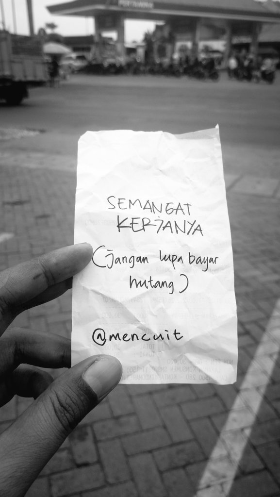 mencuit's tweet photo. Berani hutang
Berani bayar hutang https://t.co/gUu0iOb0zg