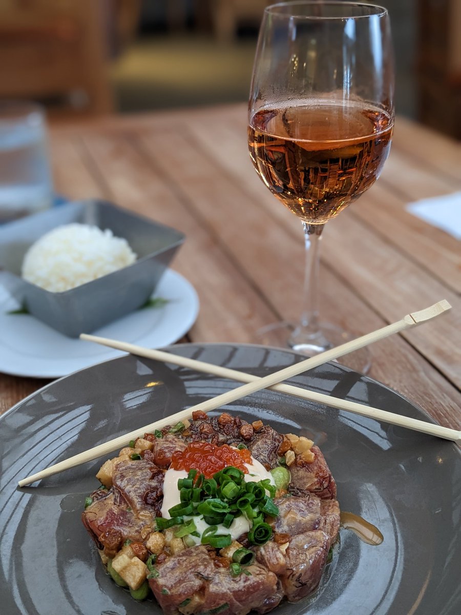 GrnLakeGirl's tweet photo. #herefishyfishyfishy
Getting my #ahi poke on at @TurtleBayResort #BeachHouse
🐢 🥂 🐟 🥂 🐢
#OnlyAtTurtleBay #SundayFunday #Dinner #LocalEats #vacation #Sunday #WenDoesHawaii https://t.co/8OBx24A6Sa