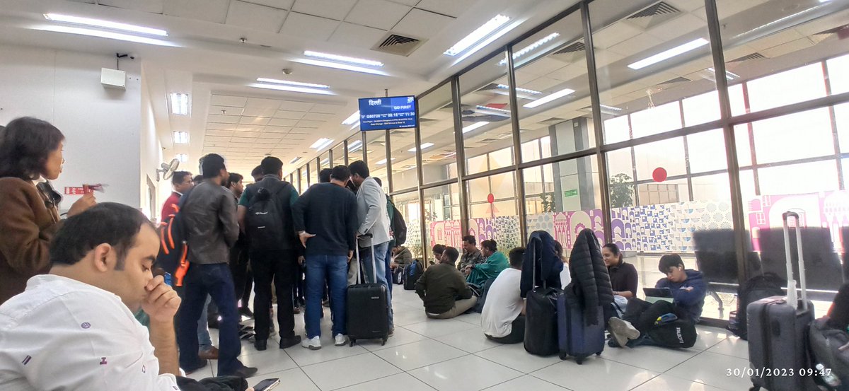 KanojaDharmesh's tweet photo. @ahmairport Pathetic management. https://t.co/7f6DPJzNDj