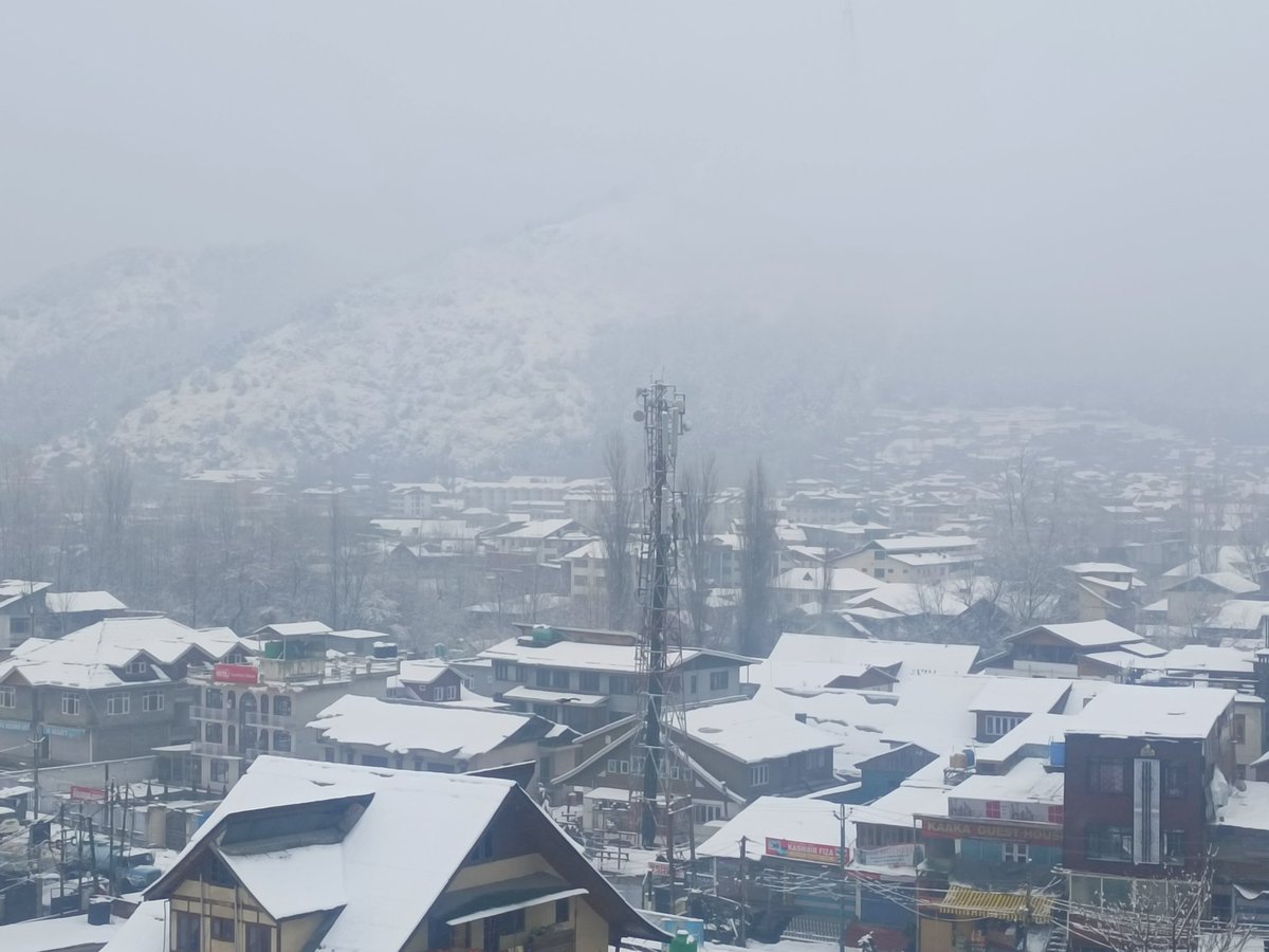 भारत जोड़ो यात्रा के समापन पर कश्मीर (श्रीनगर )की वादियों ने किया स्नोफॉल से स्वागत !@kcvenugopalmp <a href="/devendrayadvinc/">Devender Yadav</a> <a href="/ajaymaken/">Ajay Maken</a> <a href="/devendrayadvinc/">Devender Yadav</a> <a href="/dgurjarofficial/">Dheeraj Gurjar</a> <a href="/kumari_selja/">Kumari Selja</a> <a href="/Pawankhera/">Pawan Khera 🇮🇳</a> <a href="/qazinizamuddin/">Qazi Nizamuddin</a> <a href="/rssurjewala/">Randeep Singh Surjewala</a> <a href="/SachinPilot/">Sachin Pilot</a> <a href="/ashokgehlot51/">Ashok Gehlot</a> <a href="/prernasingh17/">Dokep</a>