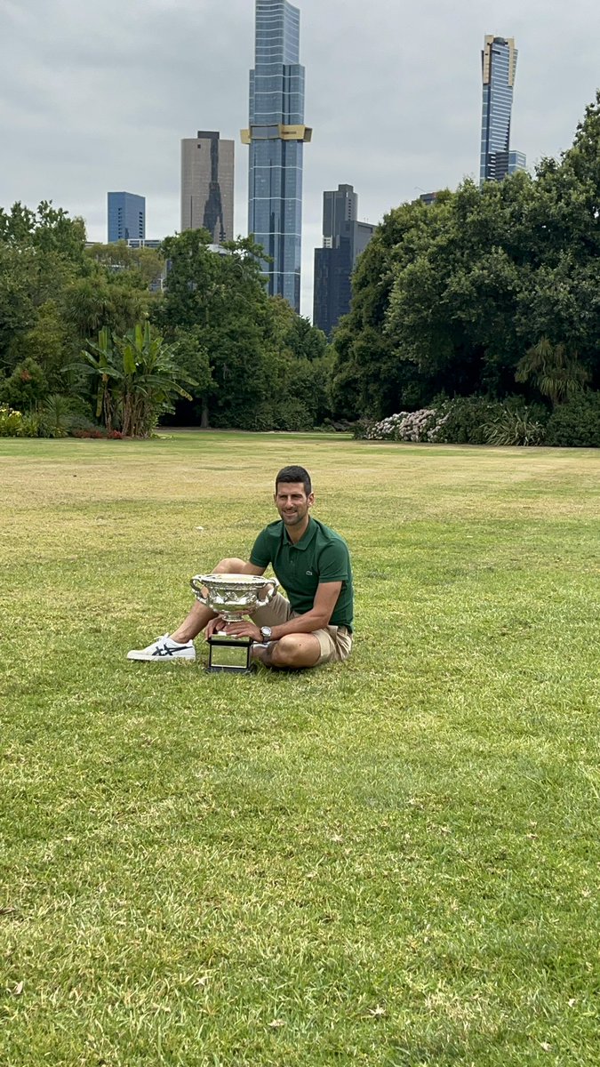 ozmo_sasa's tweet photo. The champion! #Djokovic https://t.co/pLRpK19DAv