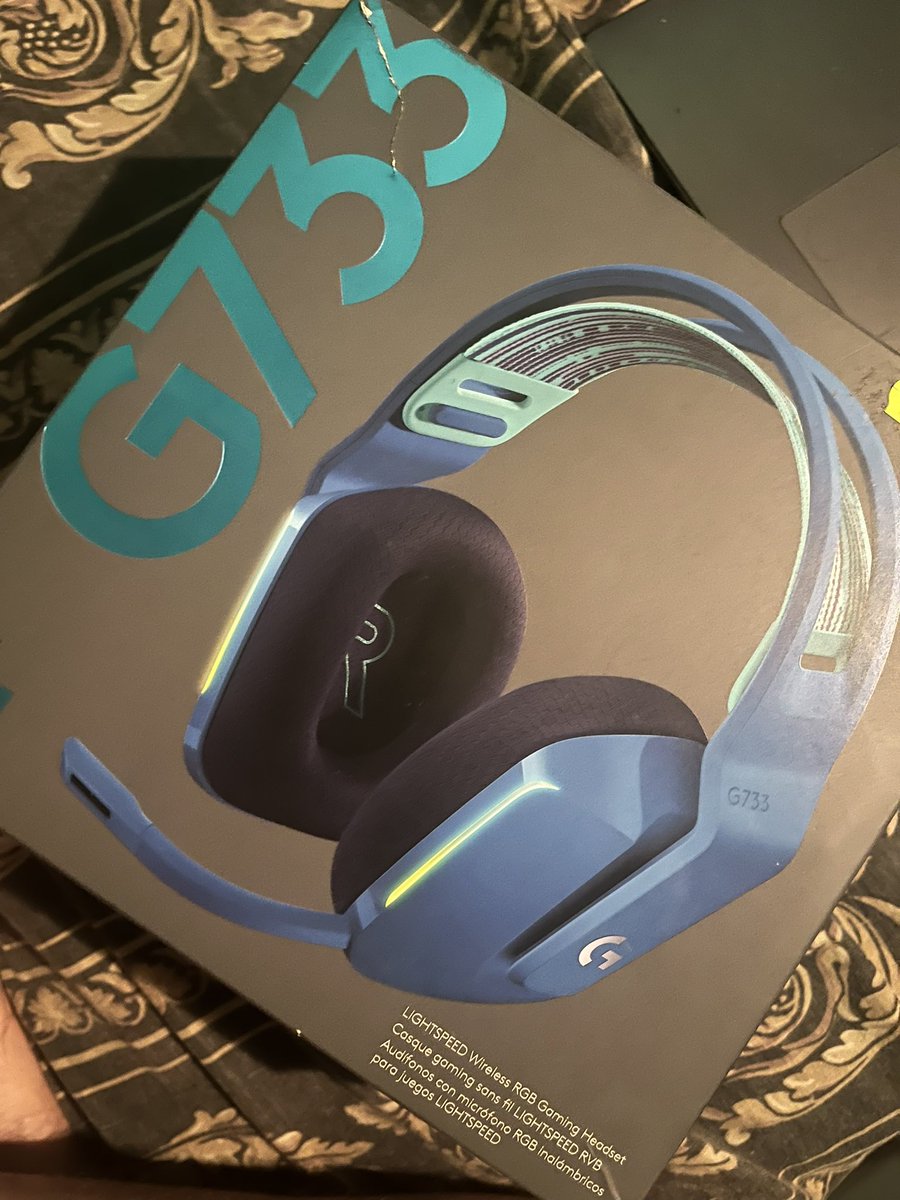 MStrangeLD's tweet image. Si cómpralos total la tarjeta se paga sola pero pues toy feli 🫣 #LogitechG733
