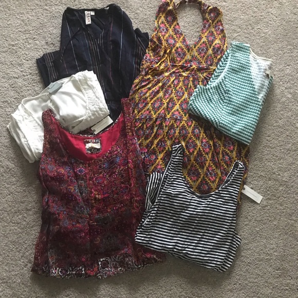 ElanaPappas's tweet photo. So good I had to share! Check out all the items I'm loving on @Poshmarkapp #poshmark #fashion #style #shopmycloset #mussu #starbucks #anthropologie: https://t.co/NMoOlKKBS6 https://t.co/ueMRzI0Q8Q