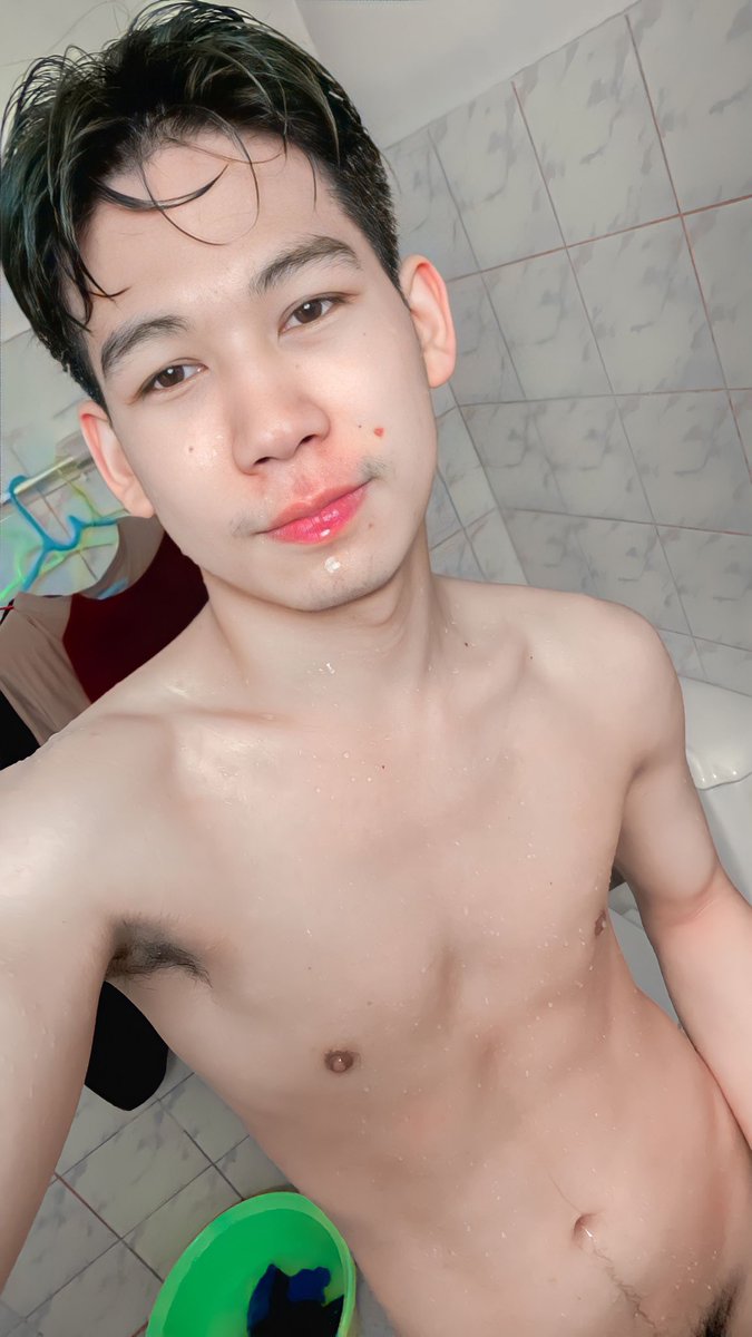 lsoun6554's tweet photo. อาบนํ้าด้วยกันไหม 🤪🤪 https://t.co/5dcBHlc5lG