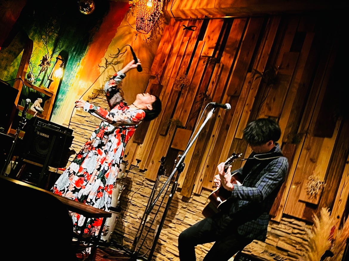 Themammyrows's tweet photo. 【次回まこスケ!!】
2/15(水) #稲毛KsDream

[アコースティックで演るマゲドン！15]
Open/Start 18:30/19:00
Adv/Day ¥2,000/¥2,500+1Drink
#2zee
#ツチハシノブユキ
#まこスケ
#YUITHEVOXXwithMIYAMAN

ご予約はリプ、DMまたは
themammyrows@gmail.comまで!! https://t.co/v93SezT7hC