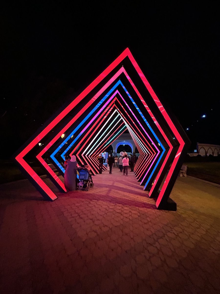 Emperipolesis tweet media