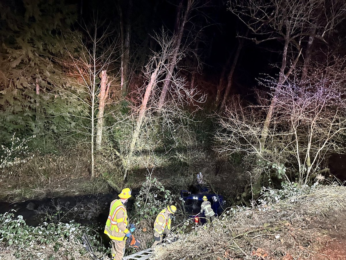 A little after 7p.m. this evening firefighters responded to two vehicles down an embankment off Cornelius Pass Road.

Luckily both patients were okay but needed assistance getting out.

Thanks to <a href="/HillsboroFire/">Hillsboro Fire & Rescue (OR)</a> for also responding.