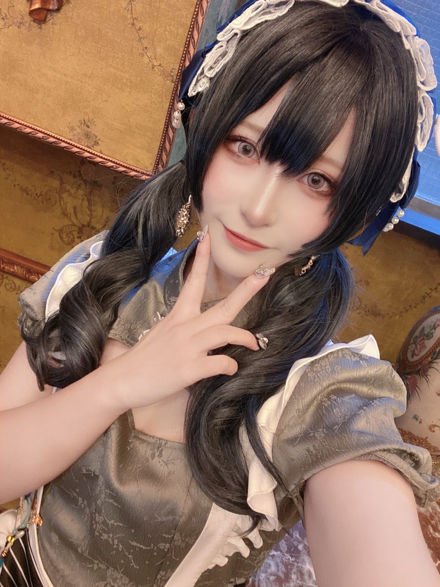 直筆サイン入り]篠崎こころがコスプレ写真集を初めて出してみた件-