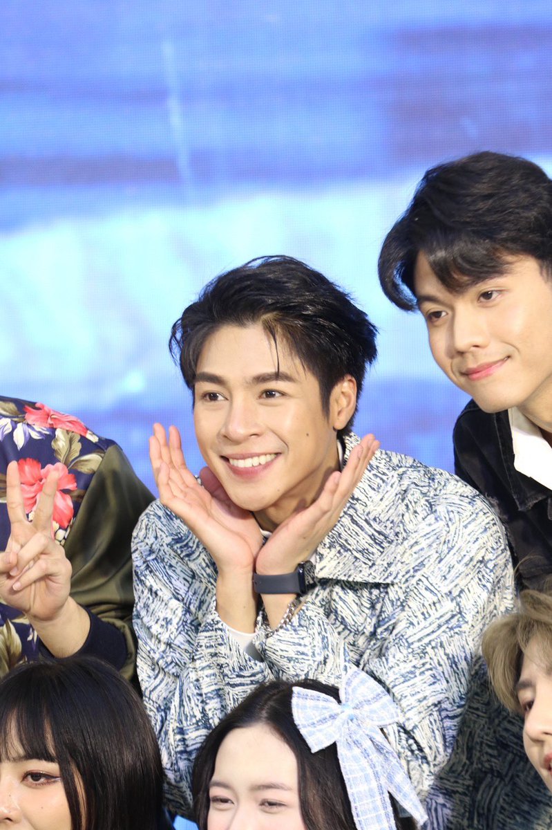pxxcard's tweet photo. ขอบคุณทุกคนนะครับ มะวานนี้ ❤️❤️ #Nanamarket #SkiuProject #Melodyoflove #pxxcard #โปสสะการ์ด #Turbomodel https://t.co/ib4QnGqxZo