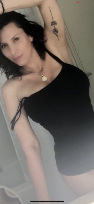 Sometimes I do miss my darker side😈 #SundayFunday #dark #kisses 😘💯🔥 https://t.co/A5Jv0sIlmY<a href="/tag/sundayfunday"class="tags">#SundayFunday</a><a href="/tag/kisses"class="tags"><span>#kisses</span></a><a href="/tag/dark"class="tags"><span>#dark</span></a>