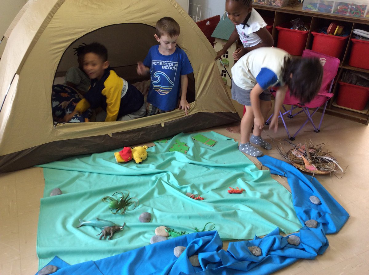 DebbsCarew's tweet image. EY3 students engage in imaginary play with each other.
#Imaginative play occurs when a child role plays experiences of interest, such as we are going camping.

#LearningAtWIS 
#howweexpressourselves