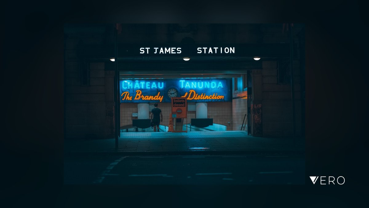 stephen_kohari's tweet image. St James station#Architecture #Sign #WesternScript #Text #Night #City #Blue #Darkness #Illuminated #neon#cool_captures #sony#opticalwander#sydney#photography #street_photography #street_gang #podium_night vero.co/sjlk/BL8-jBNLG…