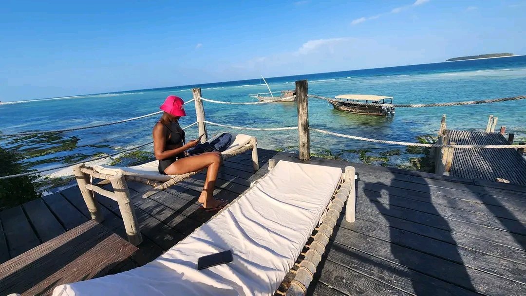 mulikuza_jordan's tweet photo. #zanzibar, évidemment
Notre petit voyage de #noces se passe à Zanzibar, au lieu de #Siou. https://t.co/hdEUm7pldx