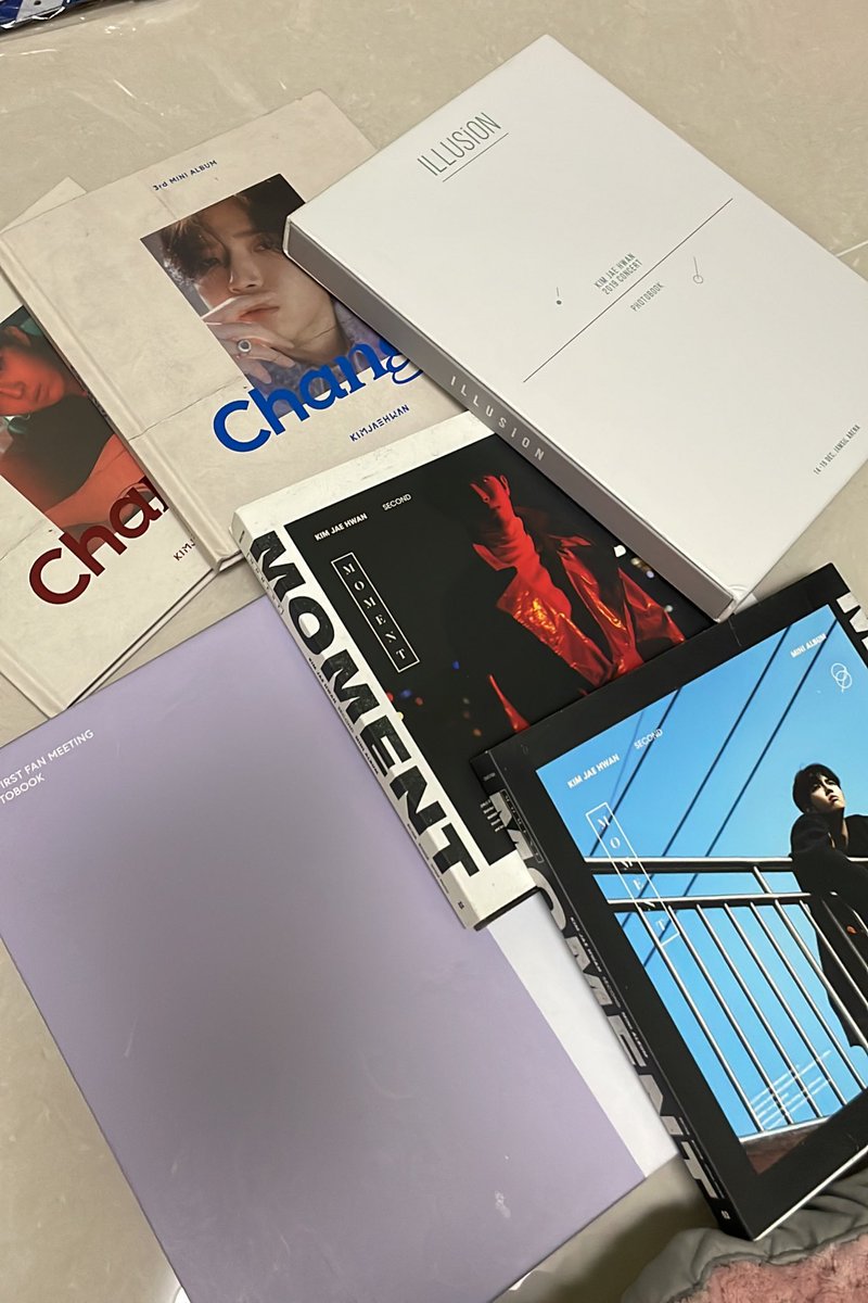 혹시 재환이꺼 택배비만 주고 가져가실분..?
저두 아는언니한테 나눔 받은건데ㅠ 상황이 상황인지라 눈물머금고 나눔해요유ㅠㅠ̑̈ ㅠ̑̈ ㅠ̑̈ ㅠ̑̈ ㅠ̑̈ ㅠ̑̈ ㅠ̑̈ ㅠ̑̈  (내용물은 거의 없긴한데 거의 포카만 없어요.)저두 나눔으로 받은거라