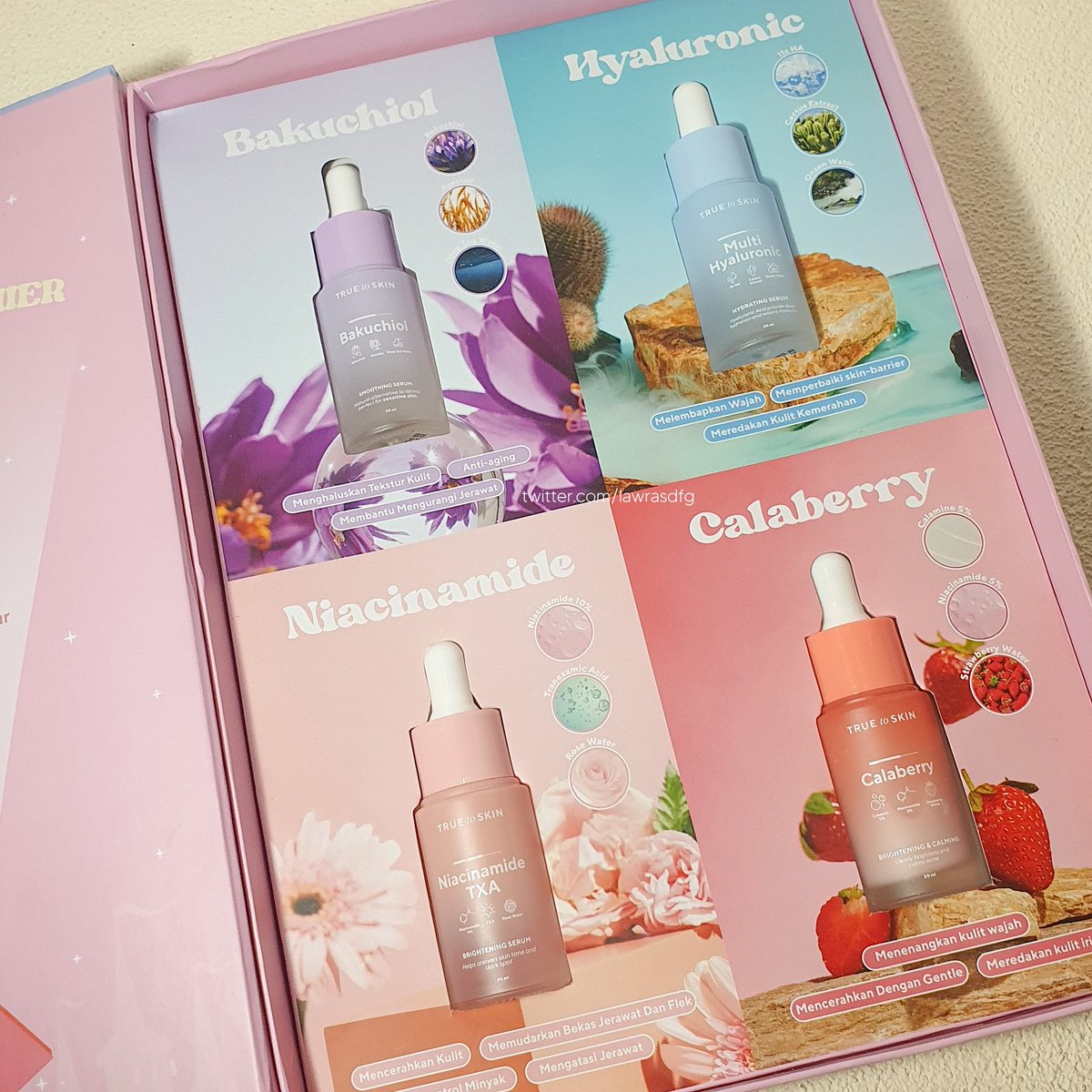 lawrasdfg's tweet photo. True To Skin baru aja launching serum✨️
3 di antaranya adalah versi UPGRADE dari serum mereka sebelumnya &amp; ada 1 serum baru 😍
Look at the packaging 😍 cantik banget yaah

Anyway, 4 serum ini bisa mengatasi setiap skin concern yang berbeda loh

#racunskincare #racuninskincare https://t.co/ZGXGO1IwEB