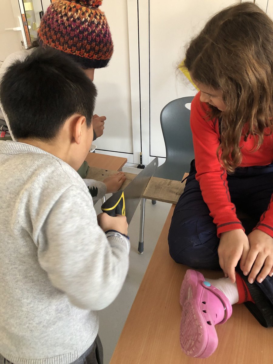 BrianJKasper's tweet image. As part of the #outdoorlearning curriculum at #tashschool G4 students are learning to use saws and other #tools safely. #lifeskills #SafetyFirst @DohaDerek @billkralovec @brian7591