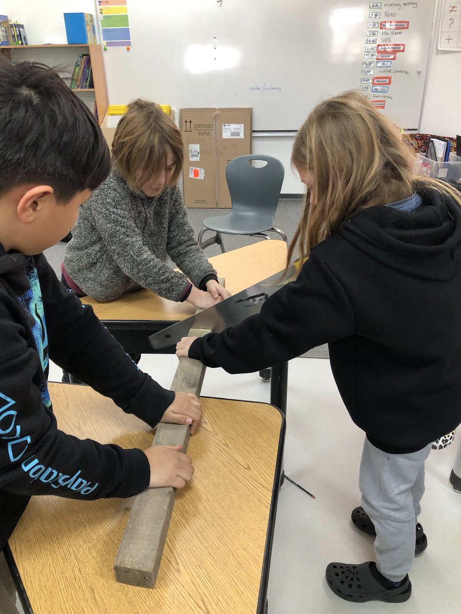 As part of the #outdoorlearning curriculum at #tashschool G4 students are learning to use saws and other #tools safely. #lifeskills #SafetyFirst <a href="/DohaDerek/">Derek Nelson</a> <a href="/billkralovec/">Bill Kralovec</a> <a href="/brian7591/">Brian Murphy</a>