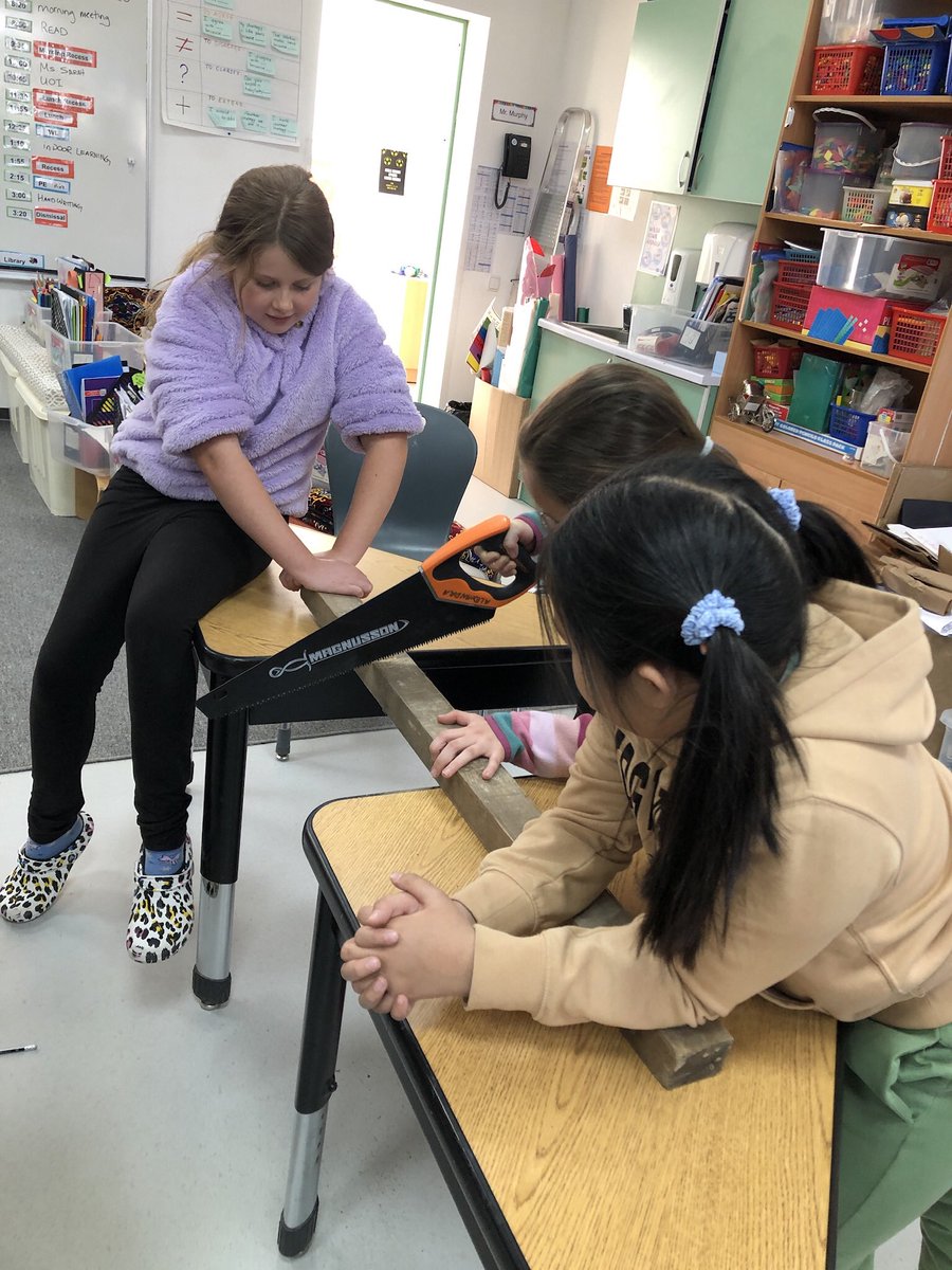 BrianJKasper's tweet image. As part of the #outdoorlearning curriculum at #tashschool G4 students are learning to use saws and other #tools safely. #lifeskills #SafetyFirst @DohaDerek @billkralovec @brian7591