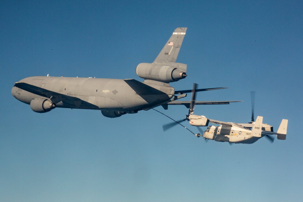 CavasShips's tweet photo. CMV-22B Ospreys from US Navy Fleet Logistics Multi-Mission Squadron 30 #VRM30 carry out mid-air refueling 25 Jan over southern California with a US Air Force KC-10 Extender tanker of the 9th Air Refueling Squadron. Bit of skill keeping the hose between those big rotors... https://t.co/Ew8j8X01ry