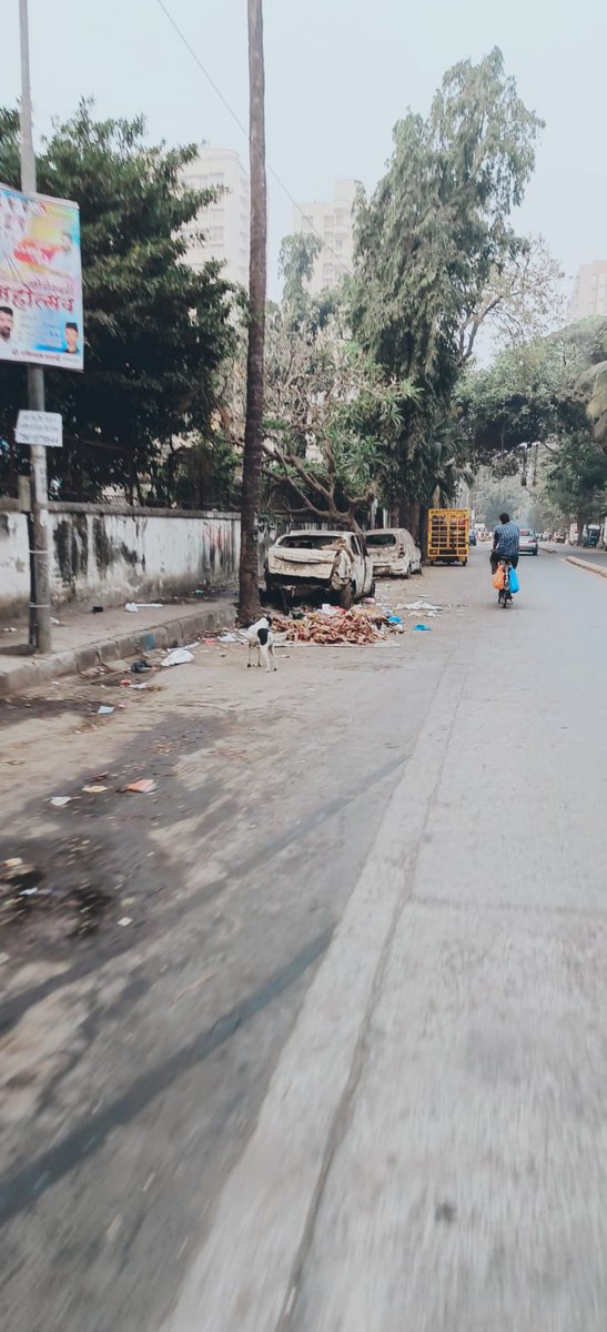 YASIR_BHORANIYA's tweet photo. @mybmcwardKW
@mybmc
@MTPHereToHelp
@mybmcRoads
@mybmcHealthDept
@CMOMaharashtra
@mybmchealth
@Dev_Fadnavis
@IqbalSinghChah2
Jogeshwari west station rod 
Jaghe jaghe par #khtara car auto hai is ki wjha se ghandagi ho rahi hai https://t.co/bns35AvQts