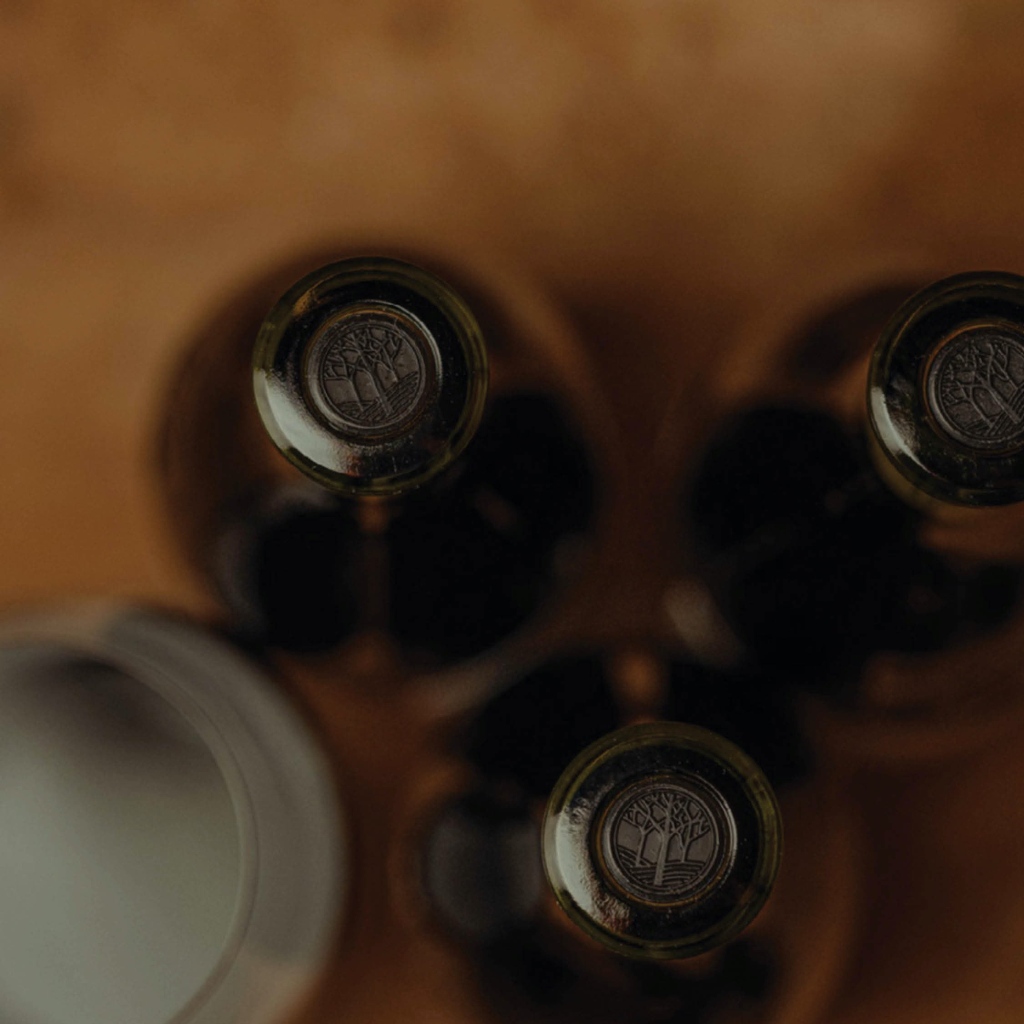 puresouthdining's tweet photo. Our “PREMIUM POUR” is a selection of premium wines, rare wines and classics by the glass; alongside the carefully chosen wines that we offer by the glass each month. 

2017 Torbreck ‘Stuie’ - Current premium pour upstairs at Pure South Dining.

#wineofthemonth #wine #tasmania https://t.co/KIdmD4jfqp