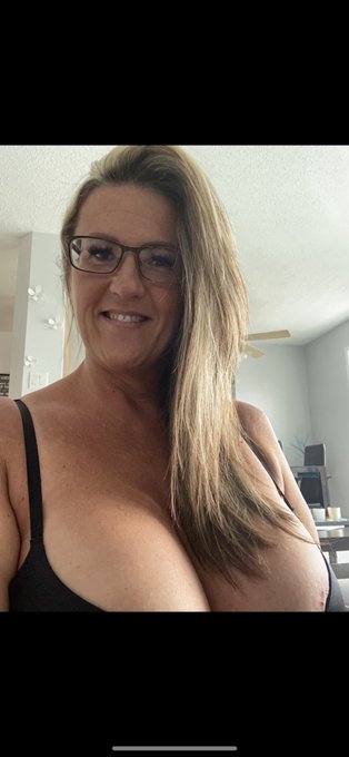 ❤️RETWEET please! Come see me 800 pictures and sextape . Promo subscribe 29,99 for 3 months and have