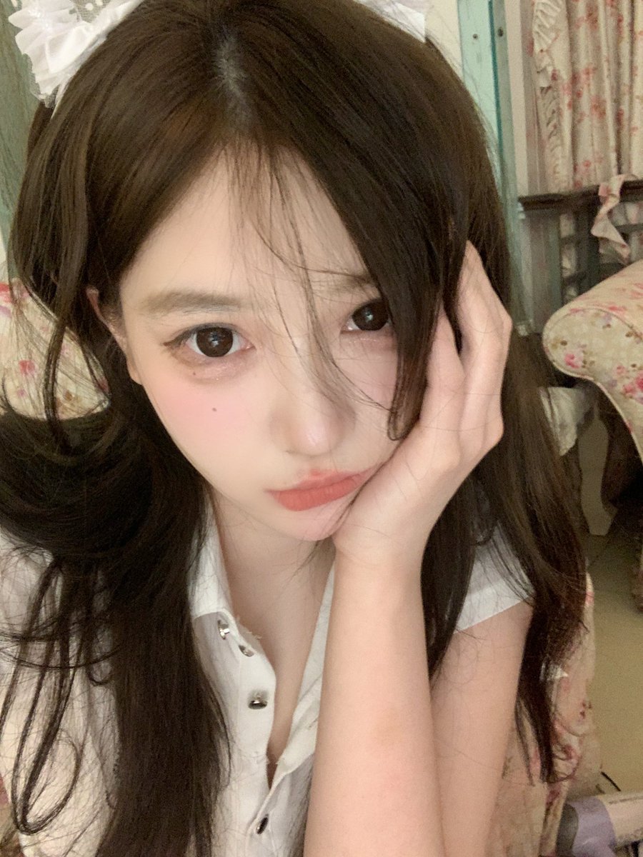 请给笨蛋美女点赞谢谢 https://t.co/gCuNzqAe3I
