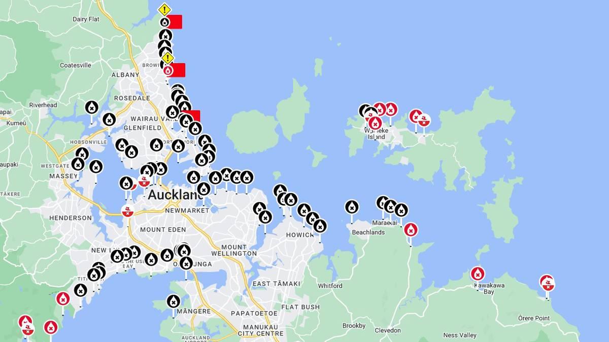 ⚠️ Aucklanders are being urged to stay away from closed beaches and avoid contaminated floodwaters. nzherald.co.nz/nz/just-crazy-…