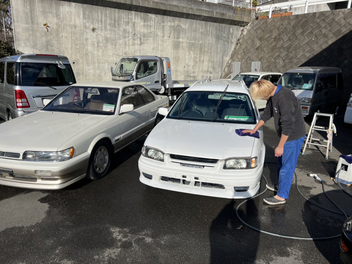 tanimuraauto's tweet photo. お次はスプリンターカリブとレパード
白も埃だらけになって大変💦
#スプリンターカリブ #AE111 #レパード #GF31 https://t.co/AngSiKkwyn
