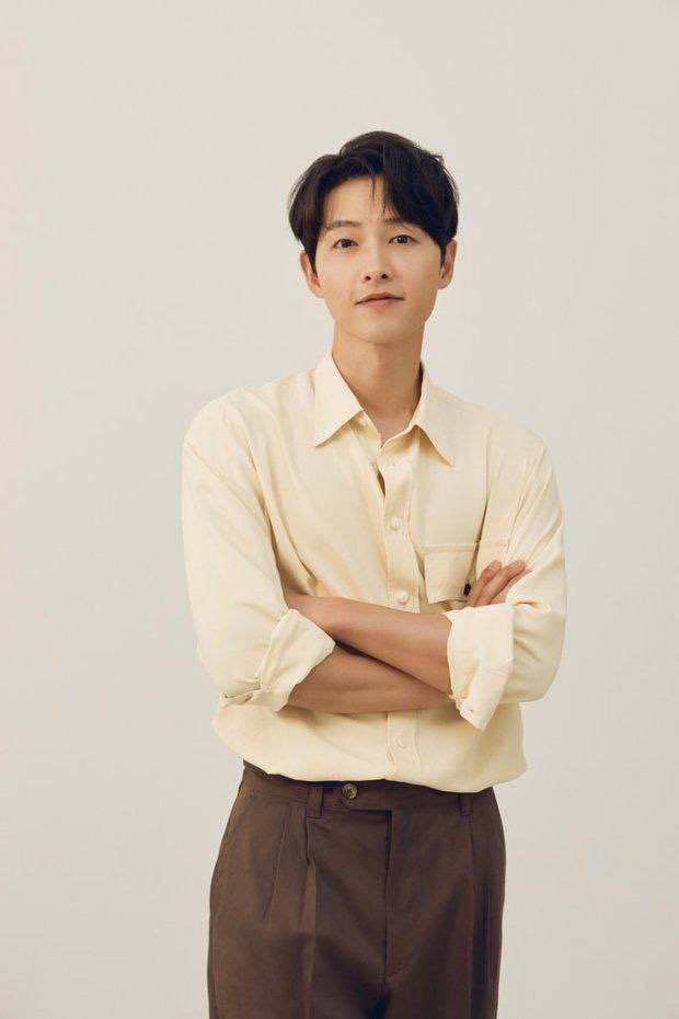 DramalandBR's tweet photo. 📰 | SOMENTE FELICIDADES!

O ator #SongJoongKi anunciou por meio de uma carta em seu fancafe que está se casando e que ele e sua esposa estão esperando um bebê! 

Felicidades ao casal e muita saúde para o baby! ❤️

Confira a tradução da carta: https://t.co/n1BucNUexv