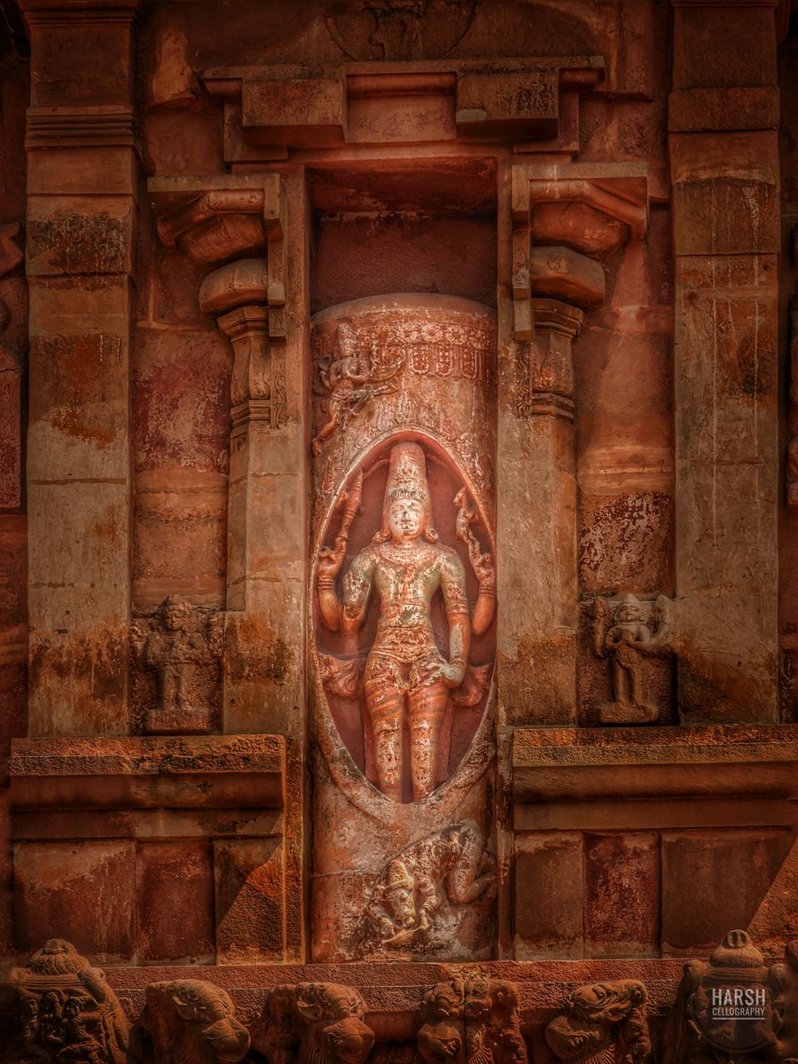 Find the source of me! Lingodbhava at Brihadeeswara Thanjavur. 
Shiva coming out of the pillar of fire with images of Vishnu in the form of a boar in the bottom and Brahma in the form of gander at the top.

#IncredibleIndia #temple #heritage #indiaheritage #exploreindia #hinduism